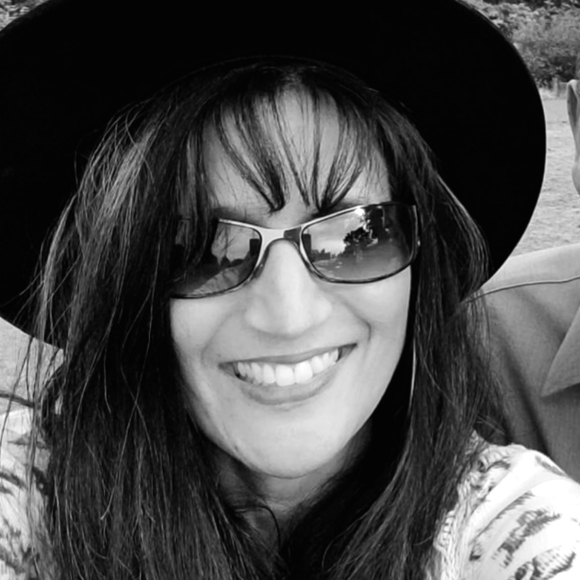 Meet your Posher, Cynthia - Picture 1 of 1